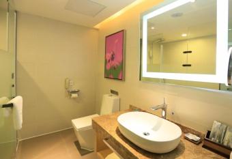 Lavande hotel suzhou railway station store allows 18 year olds to book a room