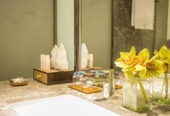 Lavande Hotels  Guangzhou East Railway Station allows 18 year olds to book a room