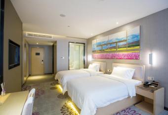 Lavande Hotel Chengdu Xihe Bolin Plaza allows 18 year olds to book a room