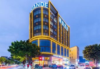 Lavande Hotels  Foshan Nanhai Dali New Metropolis allows 18 year olds to book a room