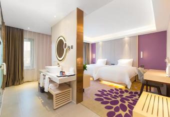 Lavande Hotel Beijing Tongzhou Beiguan Subway Station allows 18 year olds to book a room