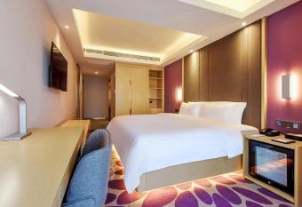 Lavande Hotels  Chongqing Longtoushi North Railway Station allows 18 year olds to book a room