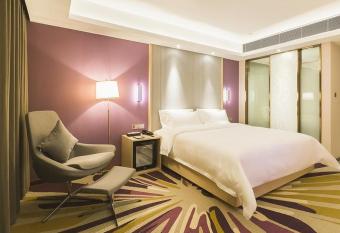 LAVANDE HOTELS Guangzhou South Railway Station QIfuxincun allows 18 year olds to book a room
