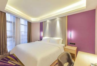 Lavande Hotel Chongqing Nanping Pedestrian Street Convention and Exhibition Center allows 18 year olds to book a room