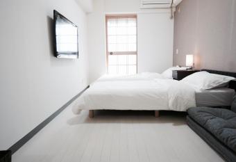 Hostel 758 Nagoya Station 2K has Balcony rooms