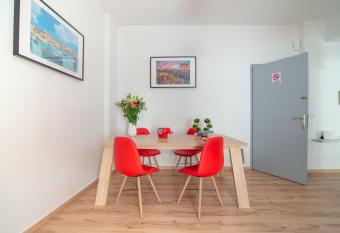 Xenia Aparment Heraklion allows 18 year olds to book a room