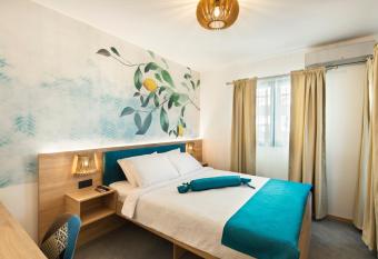 Villa Kentera allows 18 year olds to book a room