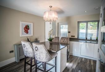 Courtyard Holiday Homes has Balcony rooms