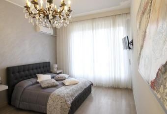 Ad Astra Rooms has Balcony rooms