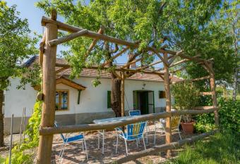 Berkenye-lak allows 18 year olds to book a room