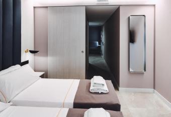 GBH Hotel-Apartamentos Estrella de Mar allows 18 year olds to book a room