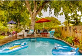 Tropical Pool Luxury Home Best Location Beaches Restaurant Hard Rock Fun has Balcony rooms