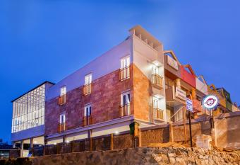 Urban24 Syariah Depok allows 18 year olds to book a room