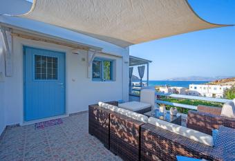 Molos Sea View House - Paros Greece has Balcony rooms