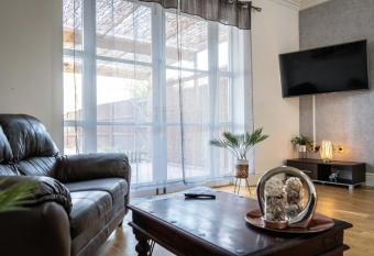 Redbourne Holiday Home has Balcony rooms