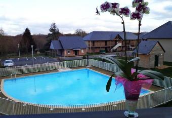Le Havre de Paix 8 , Les Hauts de Honfleur, Piscine, WIFI et Parking gratuits has Balcony rooms