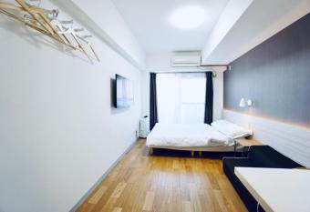 Hostel758 Nagoya Station Balcony 4B has Balcony rooms