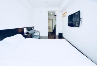 Hostel758 Nagoya Station Balcony 4P has Balcony rooms