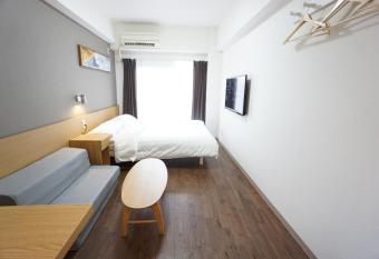 Hostel 758 Nagoya Station 2E has Balcony rooms