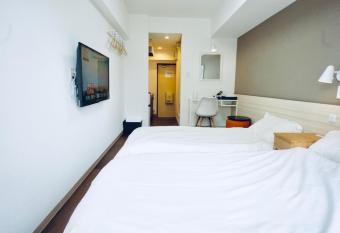 Hostel 758 Nagoya Station 3C has Balcony rooms