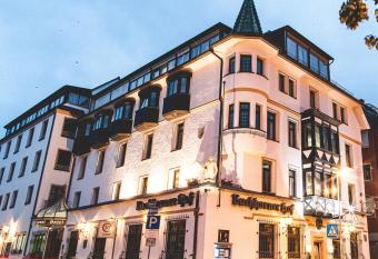 PLAZA Hotel Buchhorner Hof allows 18 year olds to book a room