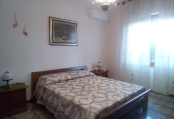 B & B Il Mirto 2 allows 18 year olds to book a room