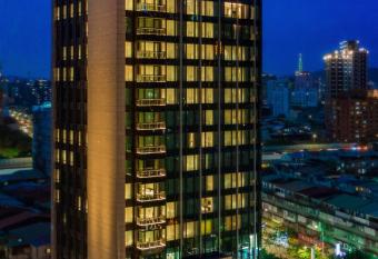 Jasper Young Hotel Banqiao allows 18 year olds to book a room