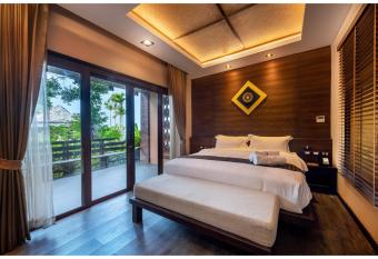 Nirvana Beach Resort, Koh Lanta SHA Extra Plus has rooms with a private hot tub