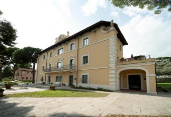 Isola Polvese Resort allows 18 year olds to book a room