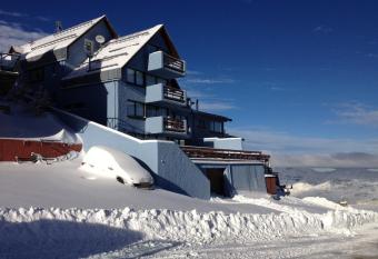 Ski in-out Apartment in El Colorado allows 18 year olds to book a room