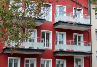 Deluxe Apartment 35qm im Design Hotel Vosteen allows 18 year olds to book a room