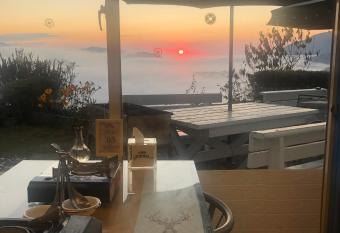 Cingjing Brilliant Twins of Seattle has Balcony rooms