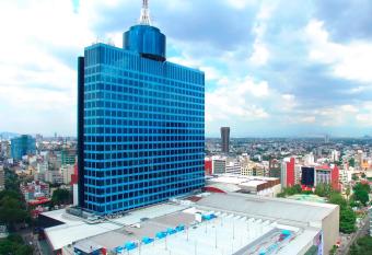 izZzleep WTC Mexico (world trade center Mexico) allows 18 year olds to book a room