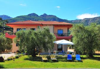 Studios Betty has Balcony rooms