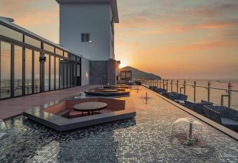 Stubborn Hotel allows 18 year olds to book a room