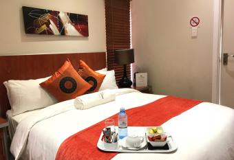 Jay and Bee Guesthouse has rooms with a private hot tub