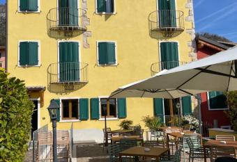 Relais Fontana Rosa B&B Wellness allows 18 year olds to book a room