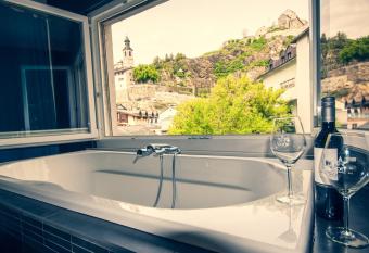 Chambre d h  te Val  re allows 18 year olds to book a room