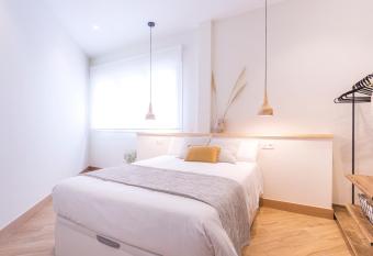 GETARIA APARTAMENTUAK - Balentziaga - PARKING INCLUIDO allows 18 year olds to book a room