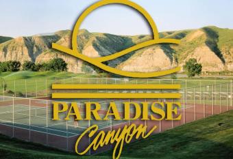 Paradise Canyon Golf Resort - Luxury Condo U409 allows 18 year olds to book a room