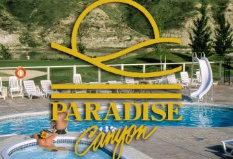 Paradise Canyon Golf Resort - Luxury Condo M407 allows 18 year olds to book a room