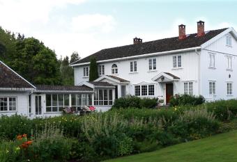 Sanner Hotell allows 18 year olds to book a room