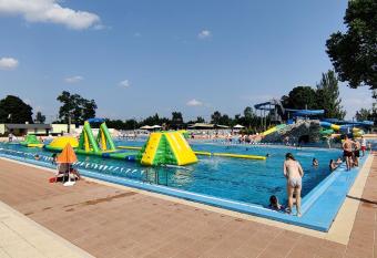 Brasna Apartments - Kupalisko allows 18 year olds to book a room