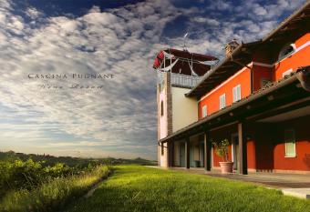 Cascina Pugnane has Balcony rooms