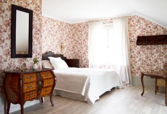 Villa Fryksta allows 18 year olds to book a room