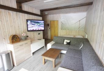 Muhlbach 345b has Balcony rooms