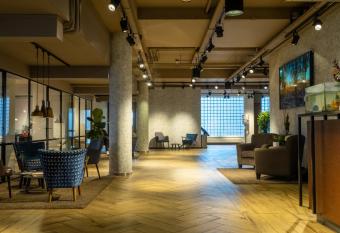 Skotel The Hague, Hotelschool The Hague allows 18 year olds to book a room