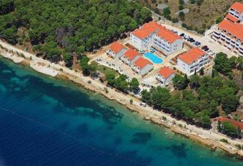 Illyrian Resort has Balcony rooms