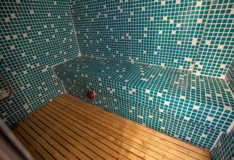 Hotel Pamela Concept has rooms with a private hot tub