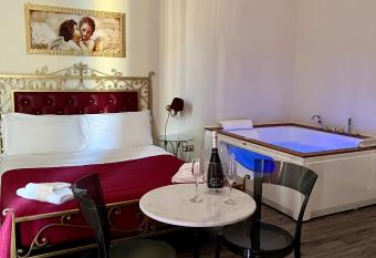 Duca di Uzeda Bed & Breakfast Luxury and Style has Balcony rooms